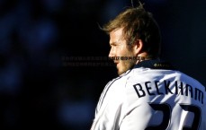 斗球体育直播-足协评议确认南京城市球员禁区摔倒判罚正确 裁判组坚持规则维护比赛公正